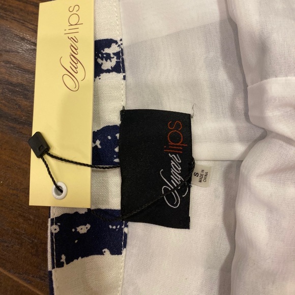 Striped shorts with pleat and side zipper - Picture 2 of 2